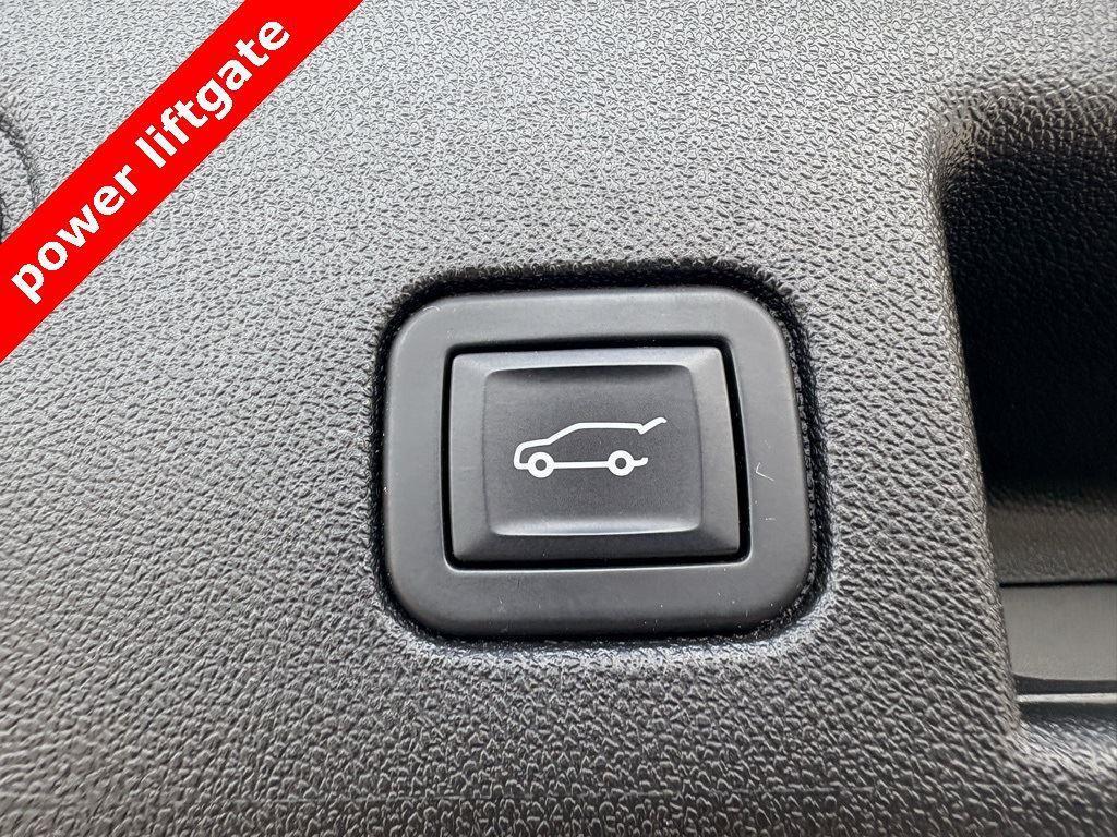 used 2022 Chevrolet Equinox car, priced at $19,000