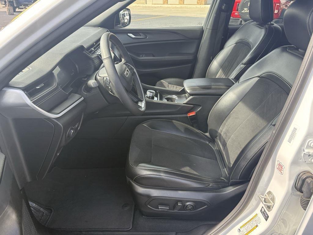 used 2024 Jeep Grand Cherokee L car, priced at $32,500