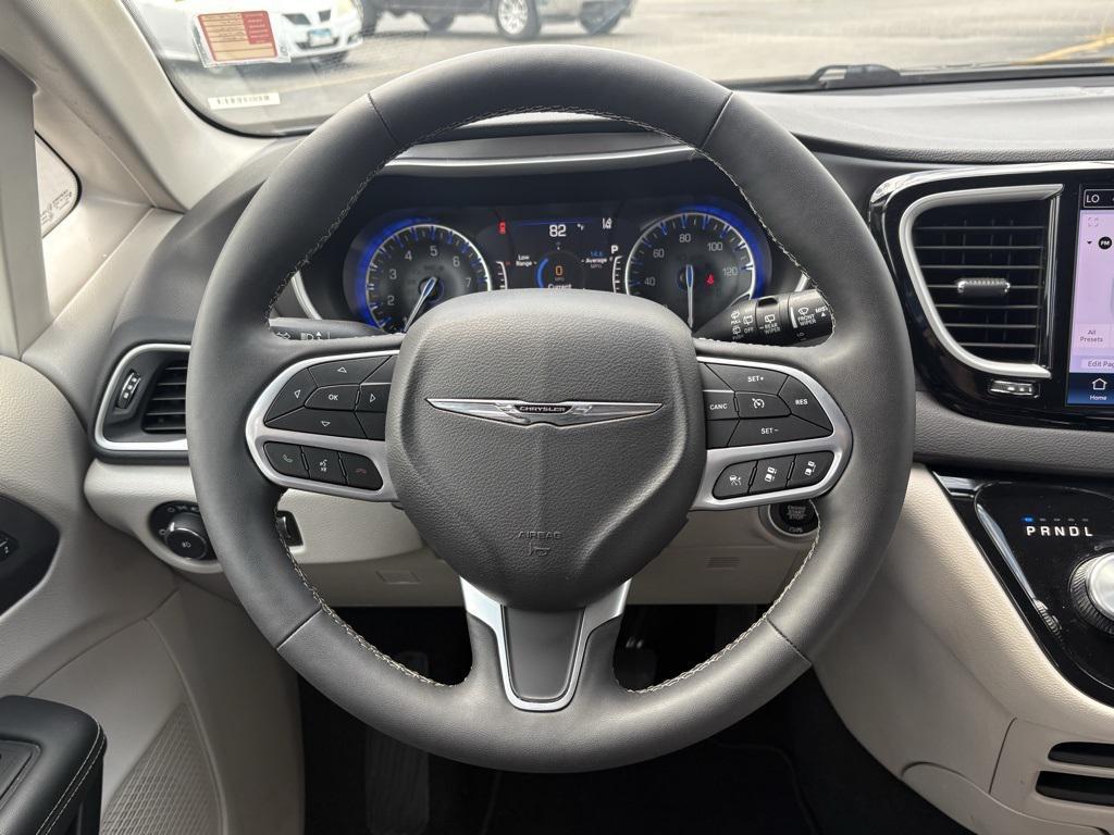 used 2024 Chrysler Pacifica car, priced at $31,300