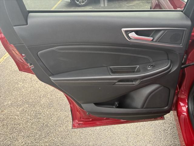 used 2024 Ford Edge car, priced at $32,000