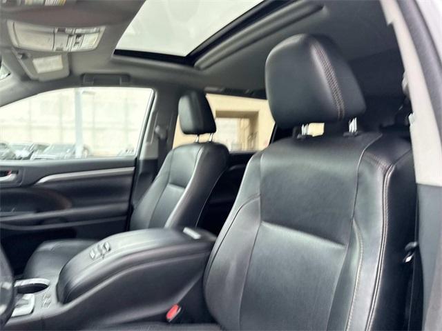 used 2018 Toyota Highlander car, priced at $29,987