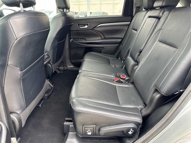 used 2018 Toyota Highlander car, priced at $29,987