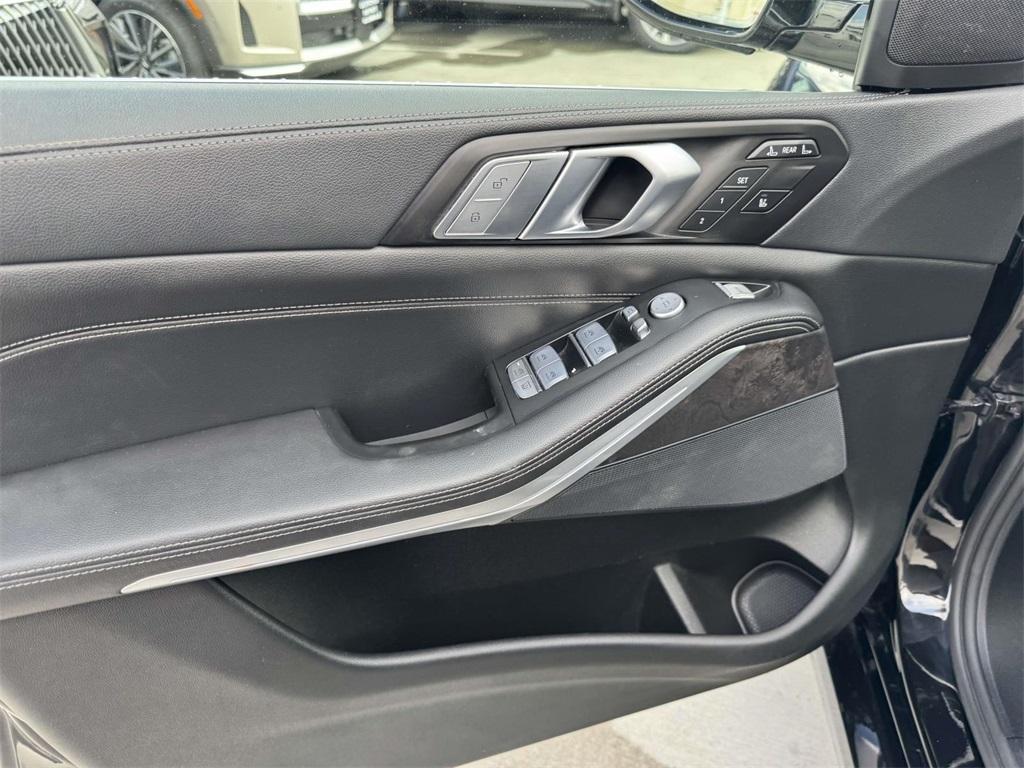 used 2022 BMW X7 car, priced at $47,497