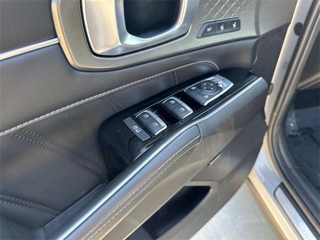 used 2022 Kia Sorento car, priced at $32,987