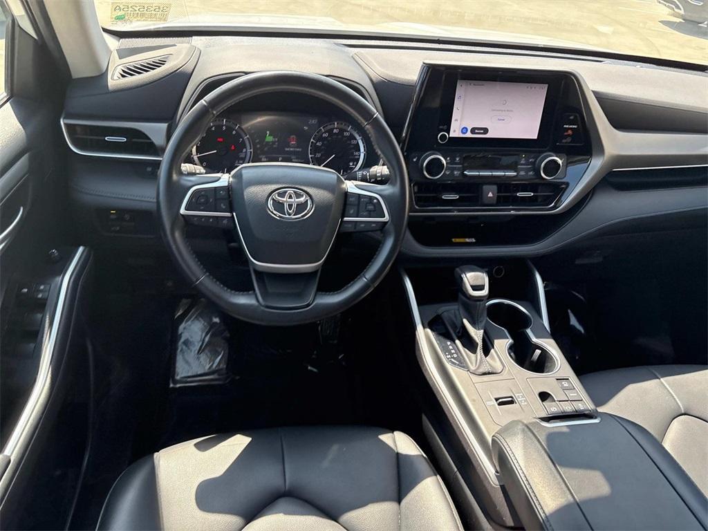 used 2023 Toyota Highlander car, priced at $36,697
