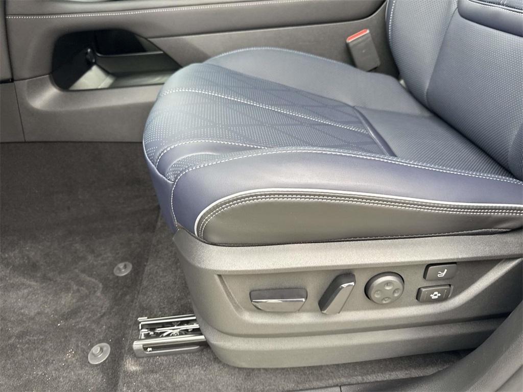 new 2026 INFINITI QX80 car, priced at $106,525