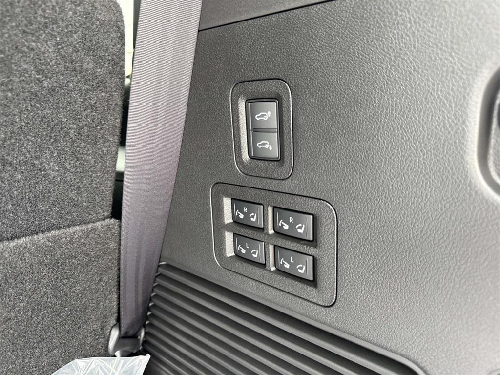 new 2026 INFINITI QX80 car, priced at $106,525