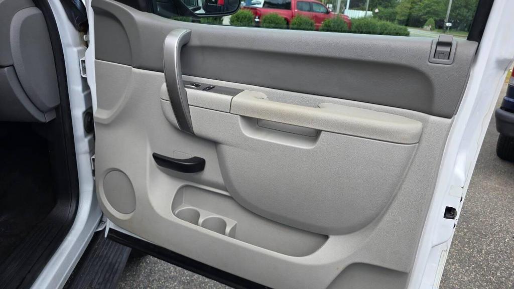 used 2013 Chevrolet Silverado 2500 car, priced at $17,950
