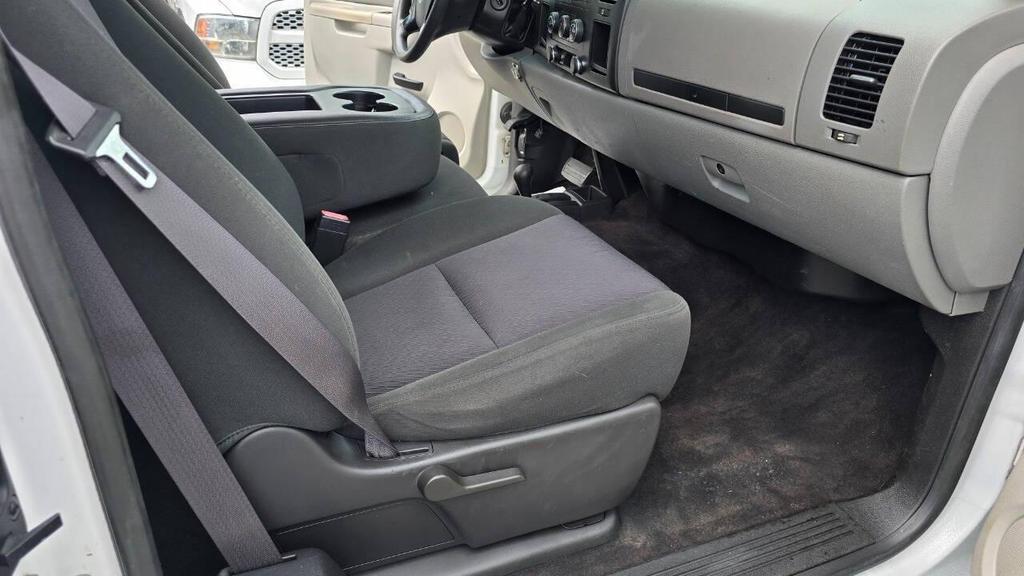 used 2013 Chevrolet Silverado 2500 car, priced at $17,950