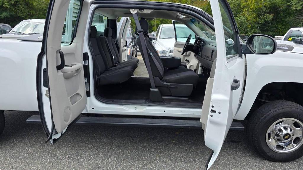 used 2013 Chevrolet Silverado 2500 car, priced at $17,950