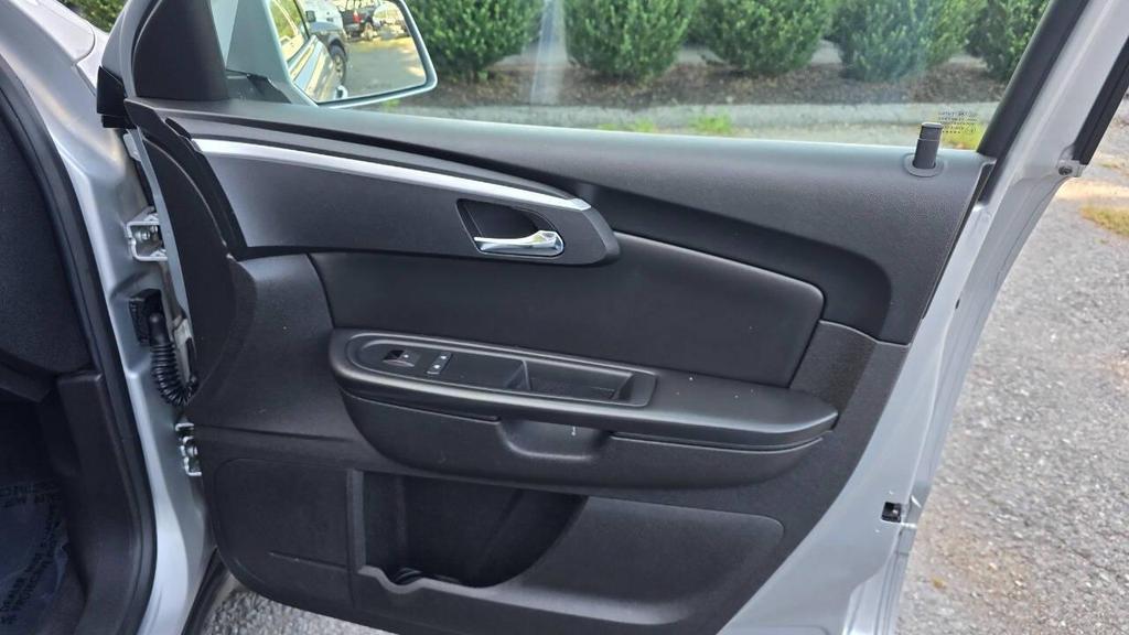 used 2012 Chevrolet Traverse car, priced at $9,500