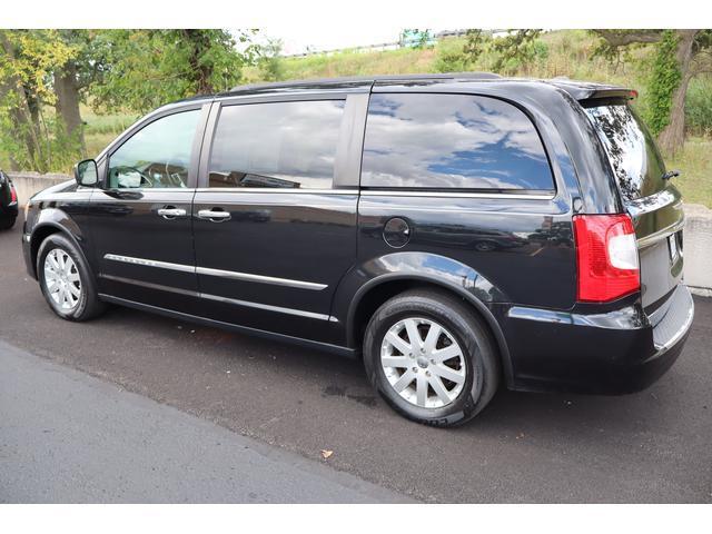 used 2016 Chrysler Town & Country car, priced at $7,999