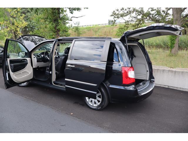 used 2016 Chrysler Town & Country car, priced at $7,999