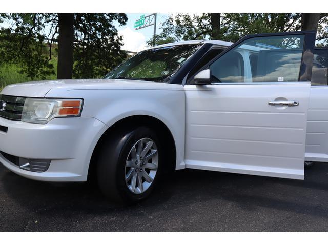 used 2009 Ford Flex car, priced at $4,499