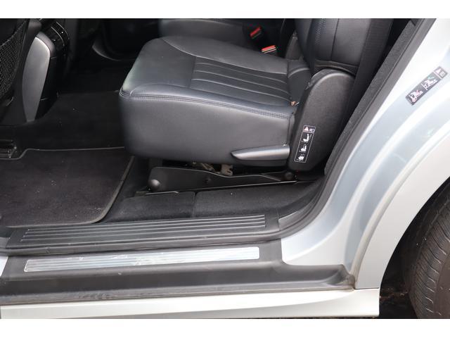 used 2008 Mercedes-Benz R-Class car, priced at $6,999