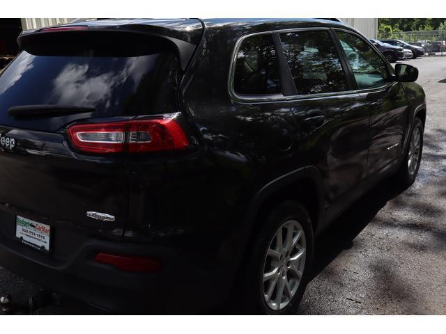 used 2014 Jeep Cherokee car, priced at $5,999