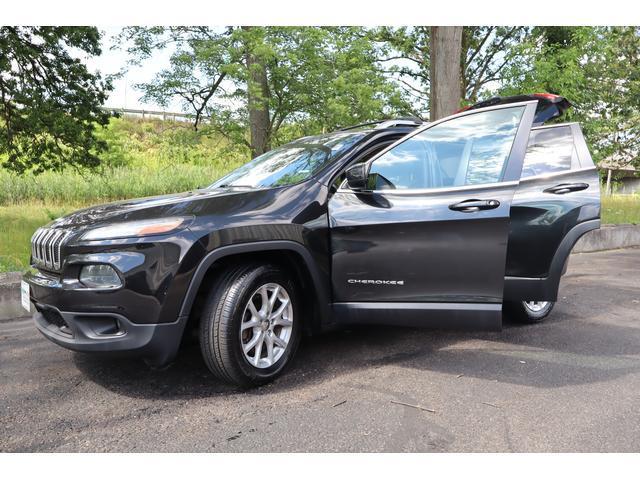 used 2014 Jeep Cherokee car, priced at $5,999