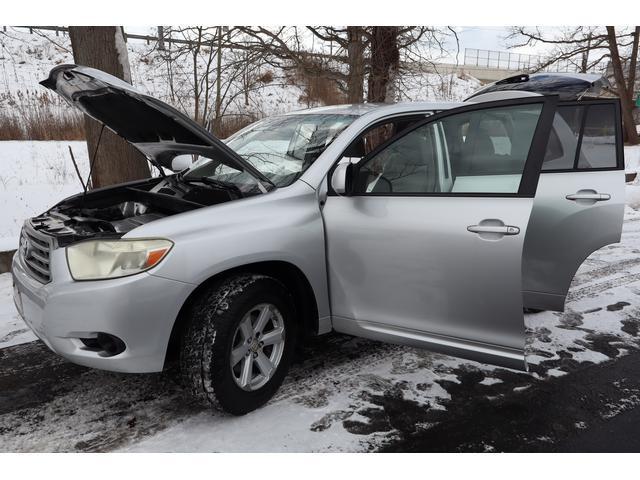 used 2008 Toyota Highlander car, priced at $5,499