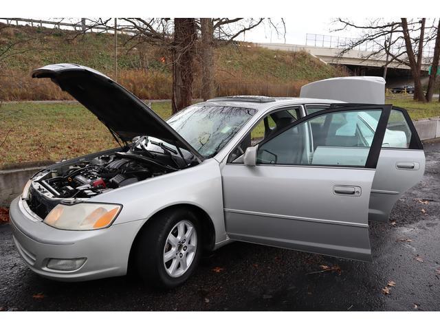 used 2001 Toyota Avalon car, priced at $3,999