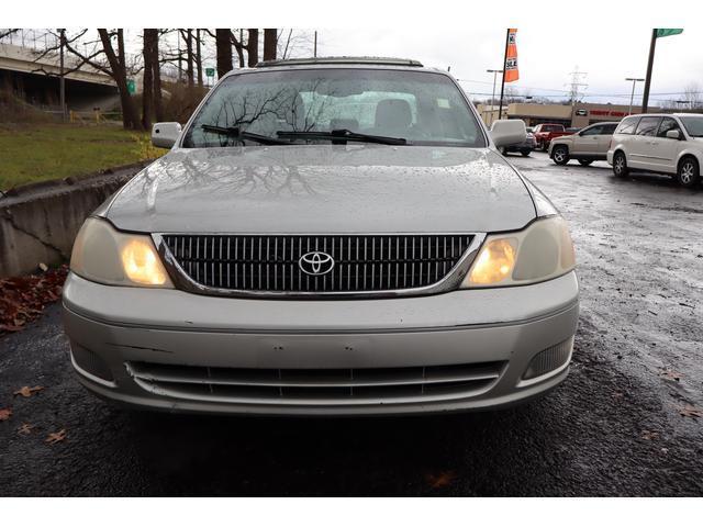 used 2001 Toyota Avalon car, priced at $3,999