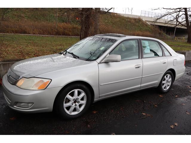 used 2001 Toyota Avalon car, priced at $3,999