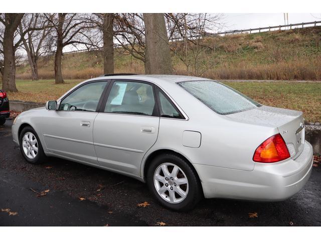 used 2001 Toyota Avalon car, priced at $3,999