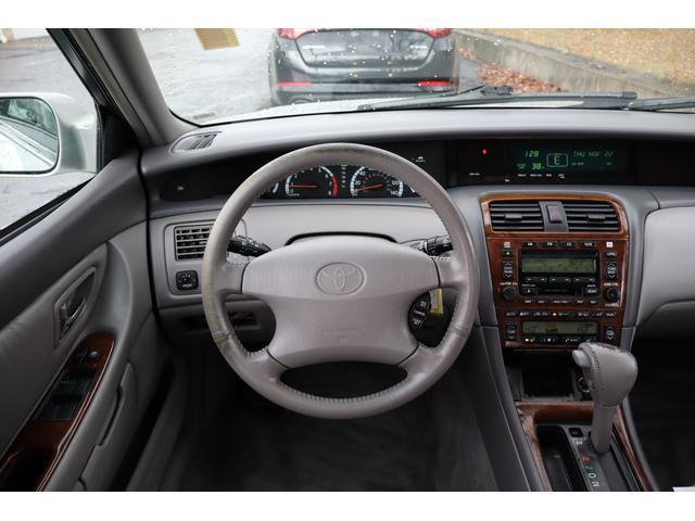 used 2001 Toyota Avalon car, priced at $3,999