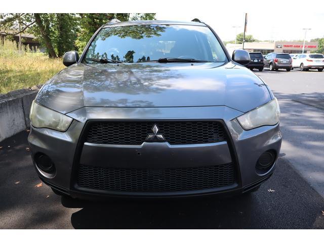 used 2010 Mitsubishi Outlander car, priced at $5,499