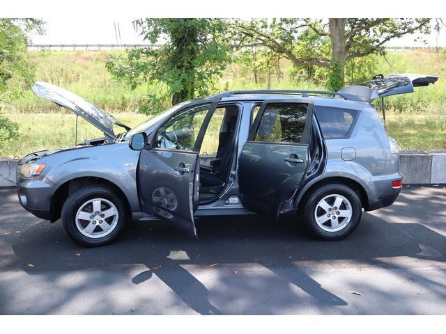 used 2010 Mitsubishi Outlander car, priced at $5,499