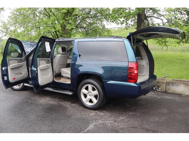 used 2007 Chevrolet Suburban car, priced at $4,999
