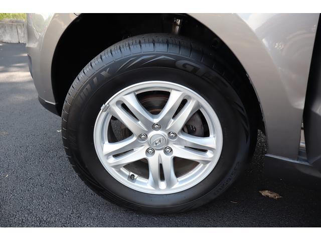 used 2011 Hyundai Santa Fe car, priced at $5,999