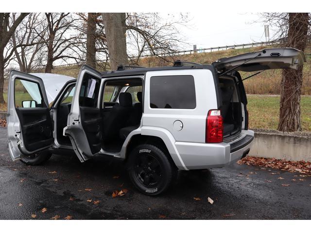 used 2008 Jeep Commander car, priced at $4,499