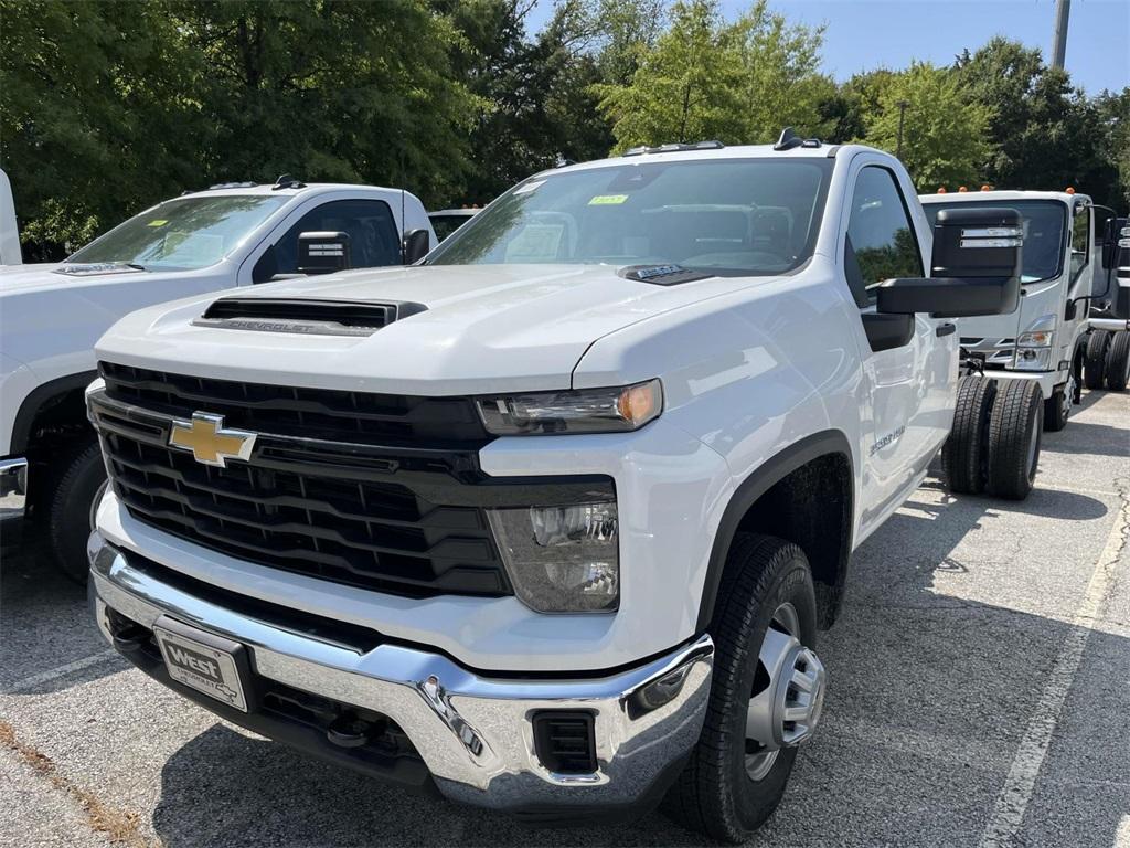 new 2024 Chevrolet Silverado 3500 car, priced at $48,108