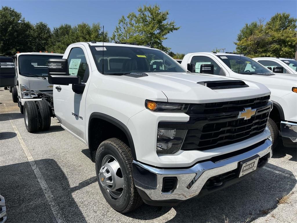 new 2024 Chevrolet Silverado 3500 car, priced at $48,108