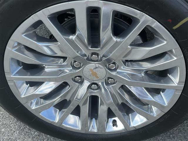 new 2025 Chevrolet Suburban car, priced at $79,070