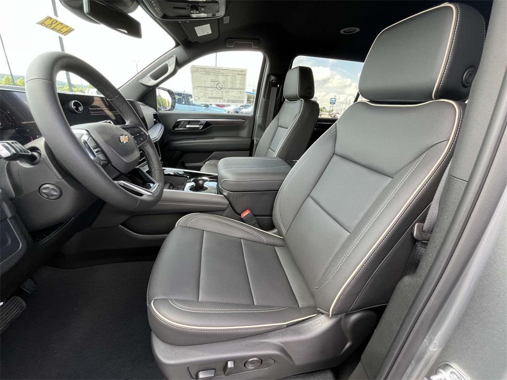 new 2025 Chevrolet Suburban car, priced at $77,488