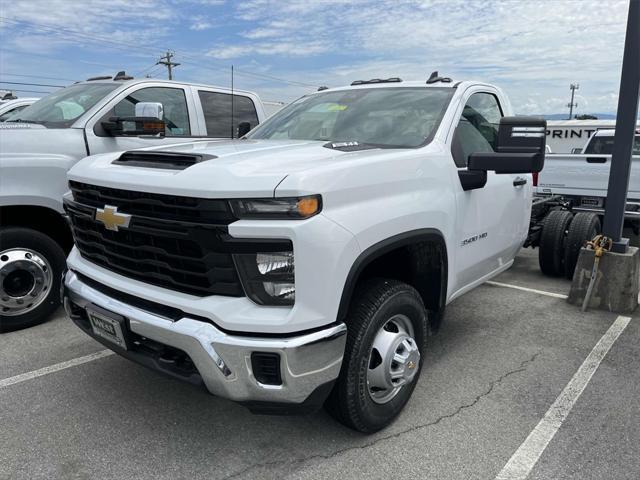 new 2024 Chevrolet Silverado 3500 car, priced at $48,108