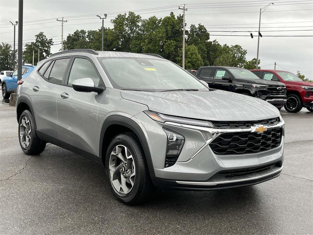 new 2025 Chevrolet Trax car, priced at $22,890
