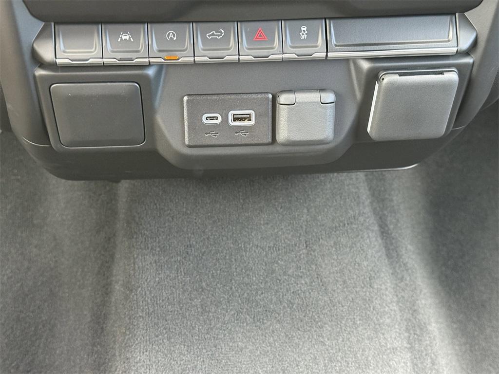 new 2026 Chevrolet Silverado 1500 car, priced at $43,250