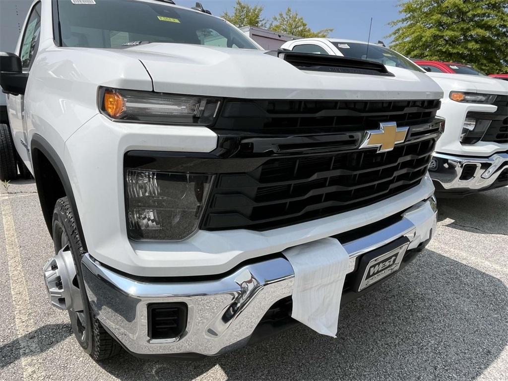 new 2024 Chevrolet Silverado 3500 car, priced at $48,108