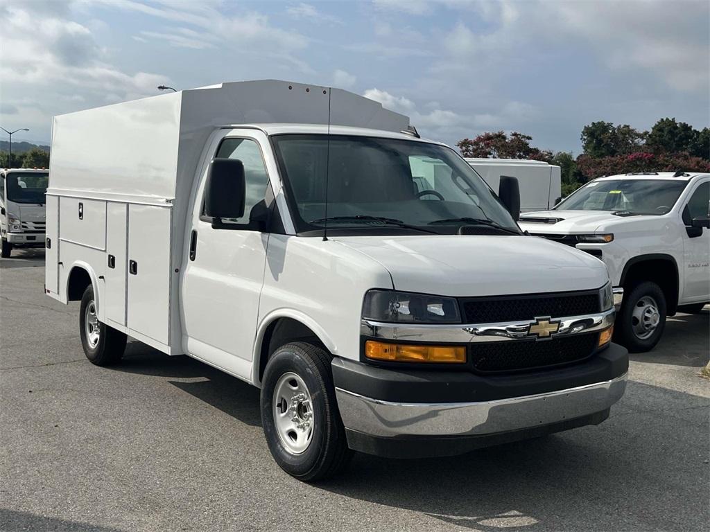 new 2025 Chevrolet Express 3500 car, priced at $66,399