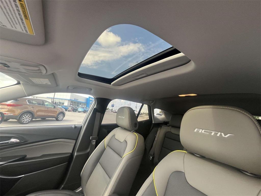 new 2025 Chevrolet Trax car, priced at $25,451