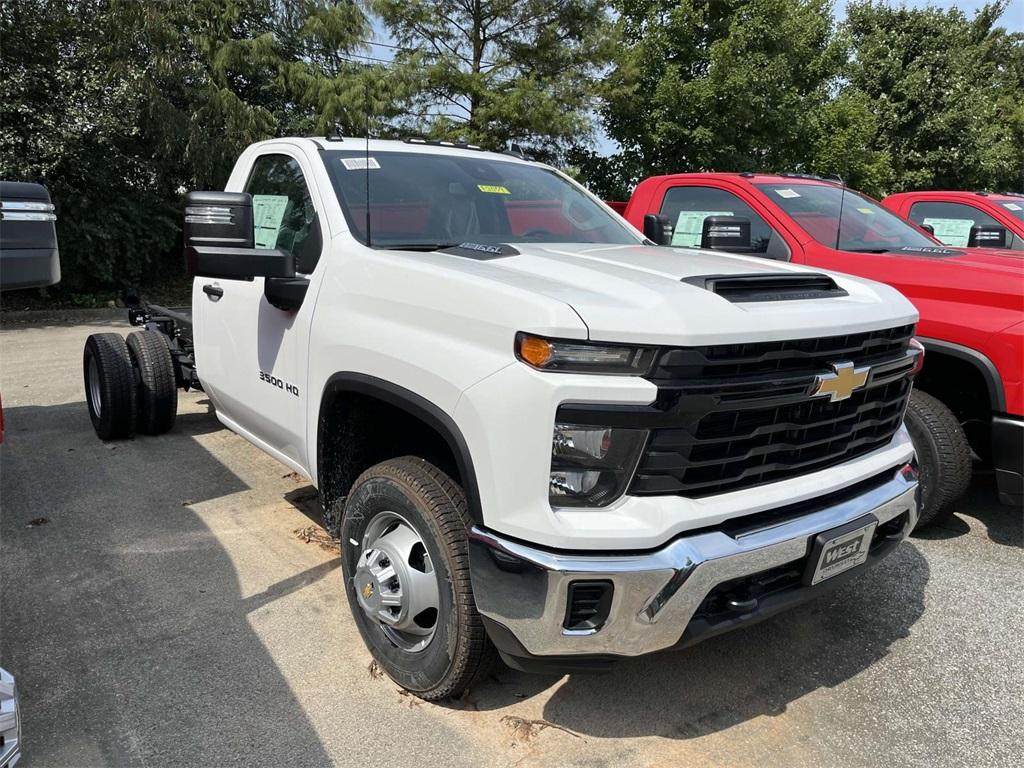 new 2024 Chevrolet Silverado 3500 car, priced at $48,108