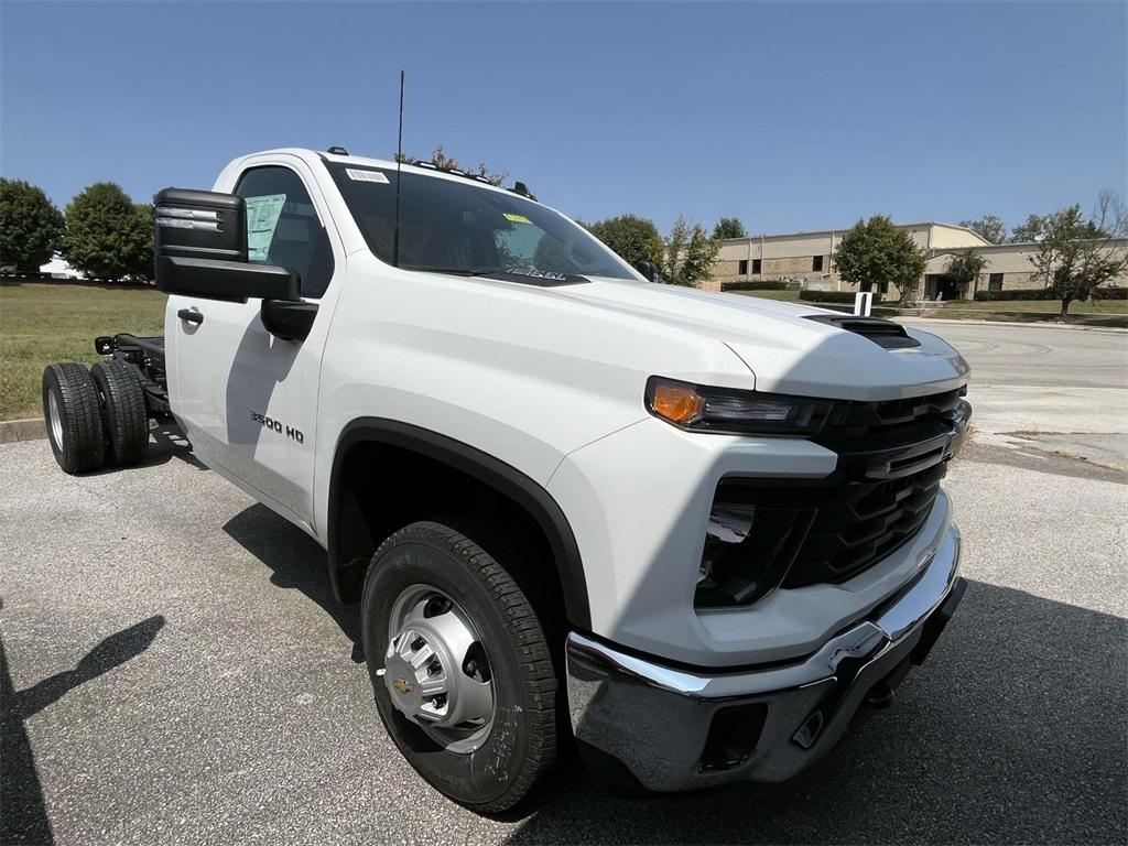 new 2024 Chevrolet Silverado 3500 car, priced at $48,108