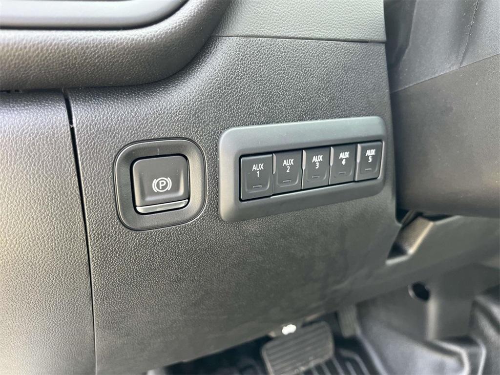 new 2024 Chevrolet Silverado 3500 car, priced at $48,108