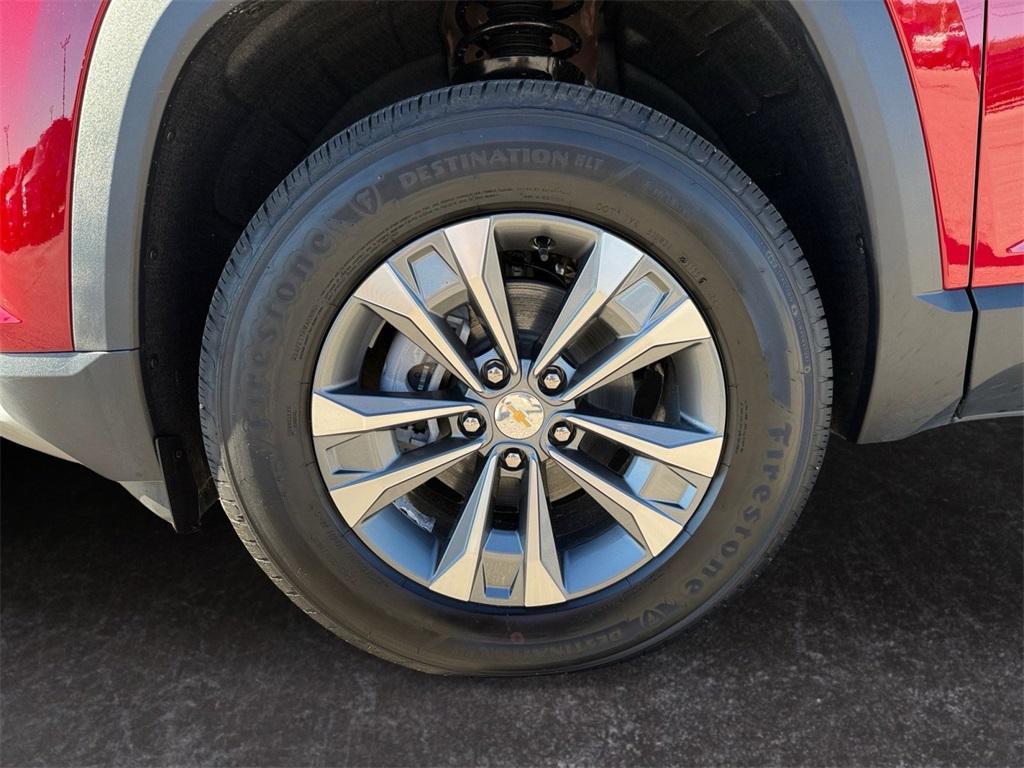 new 2026 Chevrolet Equinox car, priced at $28,255
