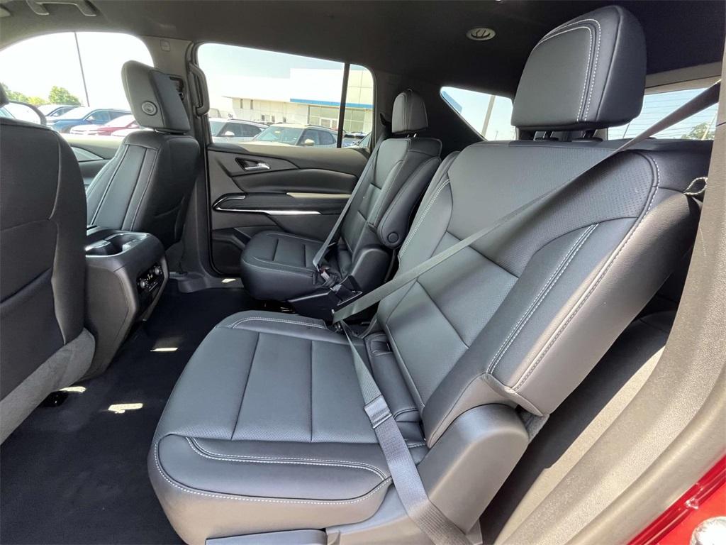 new 2025 Chevrolet Traverse car, priced at $40,090