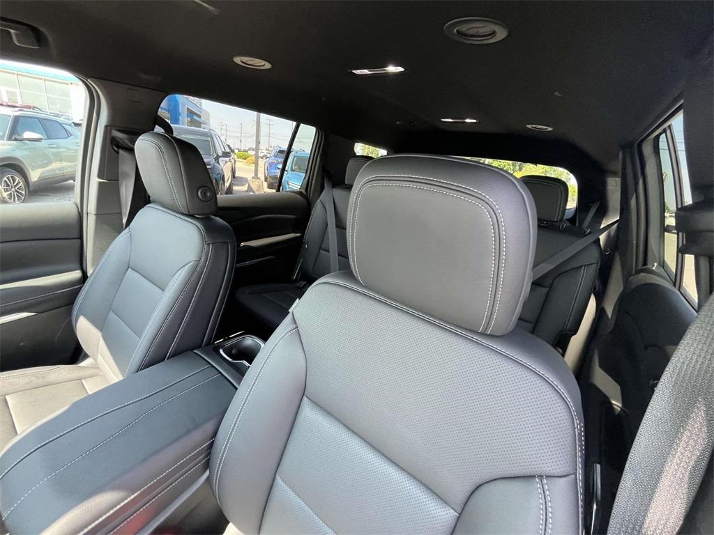 new 2025 Chevrolet Traverse car, priced at $40,090