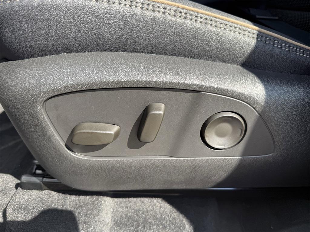 new 2026 Chevrolet Traverse car, priced at $56,415