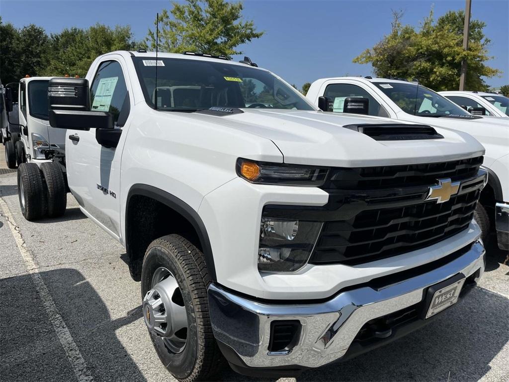 new 2024 Chevrolet Silverado 3500 car, priced at $48,108